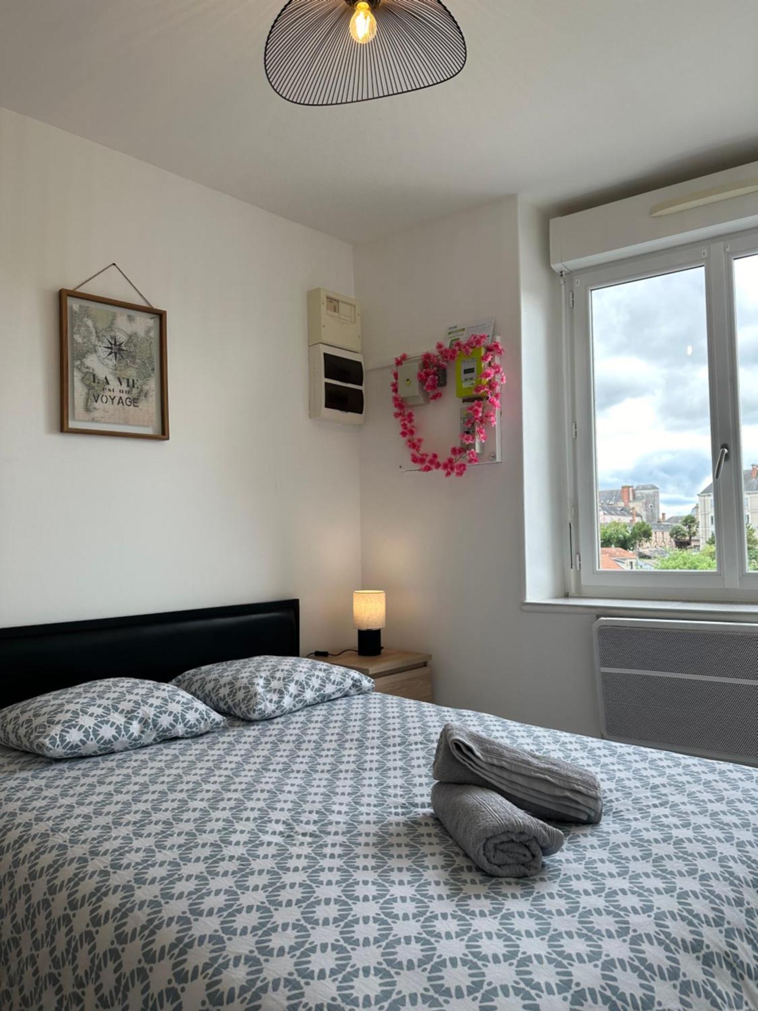 Appartement Cosy En Centre Ville Шоле Екстериор снимка